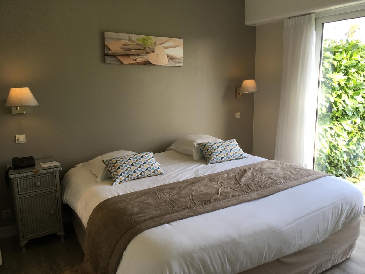 Logis Hotel Val De Vienne Le Vigeant Εξωτερικό φωτογραφία