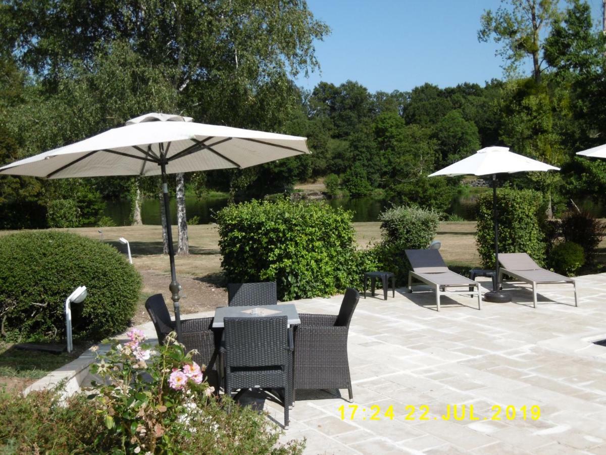 Logis Hotel Val De Vienne Le Vigeant Εξωτερικό φωτογραφία