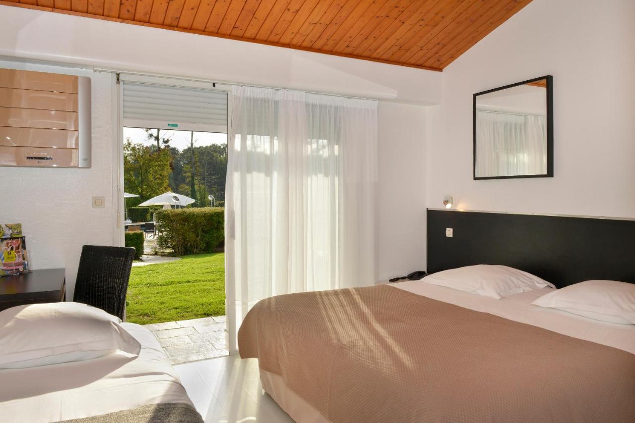 Logis Hotel Val De Vienne Le Vigeant Εξωτερικό φωτογραφία